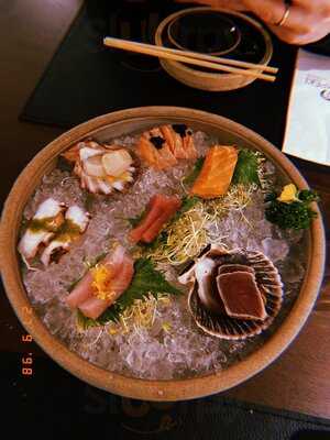 Kampeki Sushi Lounge