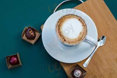 Kostbar Chocolates E Amigos