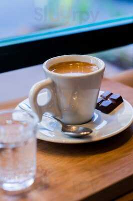 Kostbar Chocolates E Amigos