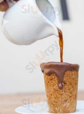 Kostbar Chocolates E Amigos