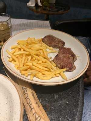 In House Café-bistrô