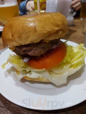 Confraria Burger & Beer