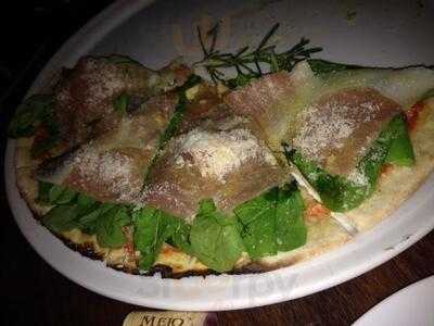 Skye Bar & Restaurante