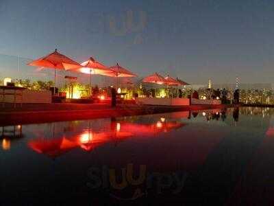 Skye Bar & Restaurante