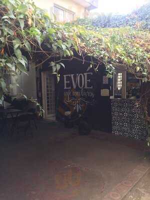 Evoe Cafe Com Livros