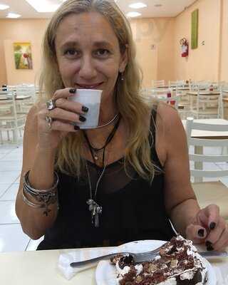 Lanchonete E Confeitaria Dois Coracoes