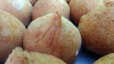 Lanchonete E Confeitaria Dois Coracoes