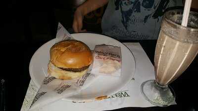 Wayne's Burger Star
