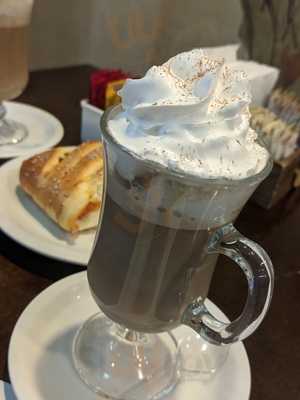 Roma Panificadora E Confeitaria