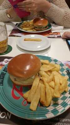 Picnic American Burger & Grill