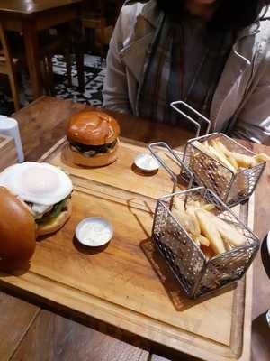 Vermelho Burgers & Steaks