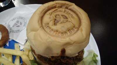 Yellow Plane American Bar And Grill