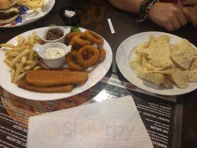 Yellow Plane American Bar And Grill