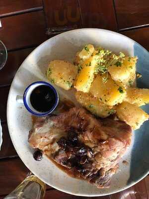 Rustico Cozinha Internacional E Cervejaria