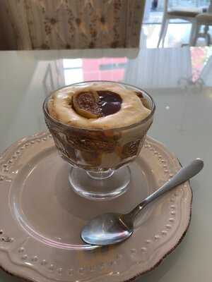 Maria Andrade Brigaderia