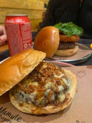 Mamute Burgers Vila A