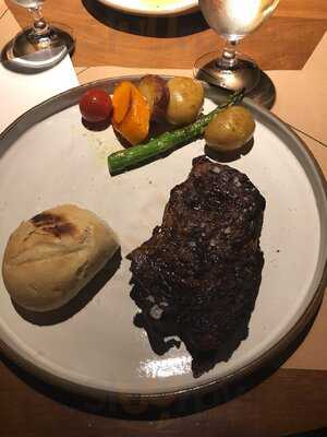 Orientales Carnes Y Vinos