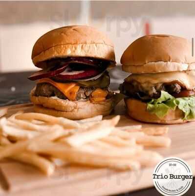 Trio Burger
