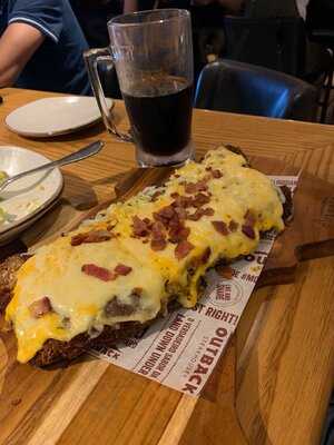 Outback Steakhouse - Center Norte