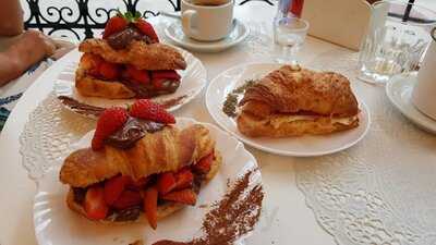 D'mell Cafeteria E Doceria