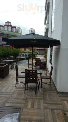 Massimo Cafe Bristro