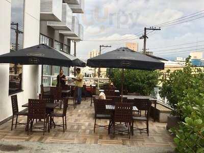 Massimo Cafe Bristro