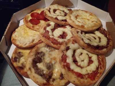 Os Masseros Esfiharia & Pizzaria