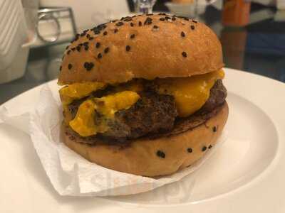 Milliways - A Hamburgueria No Fim Do Universo