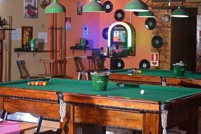 Mr, Taco Snooker Bar