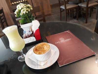 Café Brigadeiro Restaurante E Confeitaria