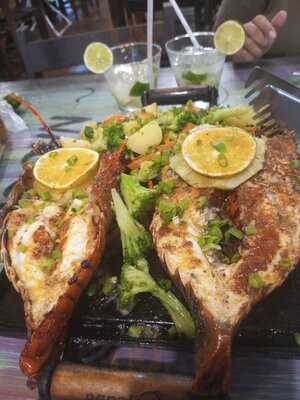 Camarões Beach Bar & Grill