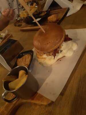 Hooroo - Australian Pub