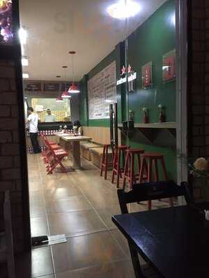 Freezone Calzones E Pizzas