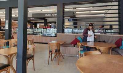 Saint Claire Bakery & Café