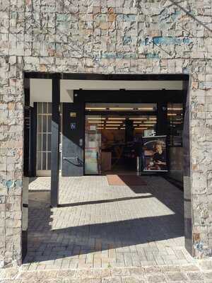 Saint Claire Bakery & Café