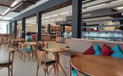 Saint Claire Bakery & Café