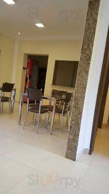 Confeitaria Rochelle Paes E Doces