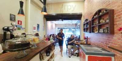 Empório Mineiro E Cafeteria Cheirín Bão