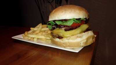 Woah Burguers & Baurus