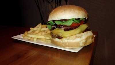 Woah Burguers & Baurus