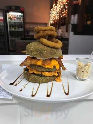 Deck House - Burger & Beers