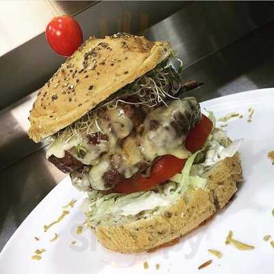 Deck House - Burger & Beers