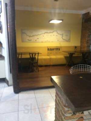 Magazzino Vinhos & Cozinha