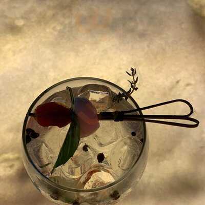 Zimbro Cocktails & Co