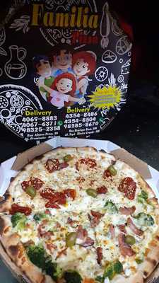 La Familia Pizzaria