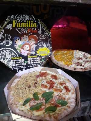 La Familia Pizzaria