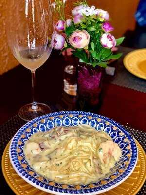 Carolles Bistrô & Wine Bar