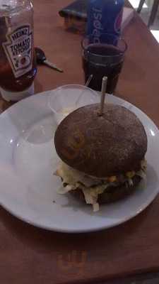 It's Burger & Bistrô