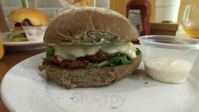 It's Burger & Bistrô