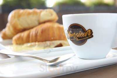 Monsieur Churreria E Cafeteria